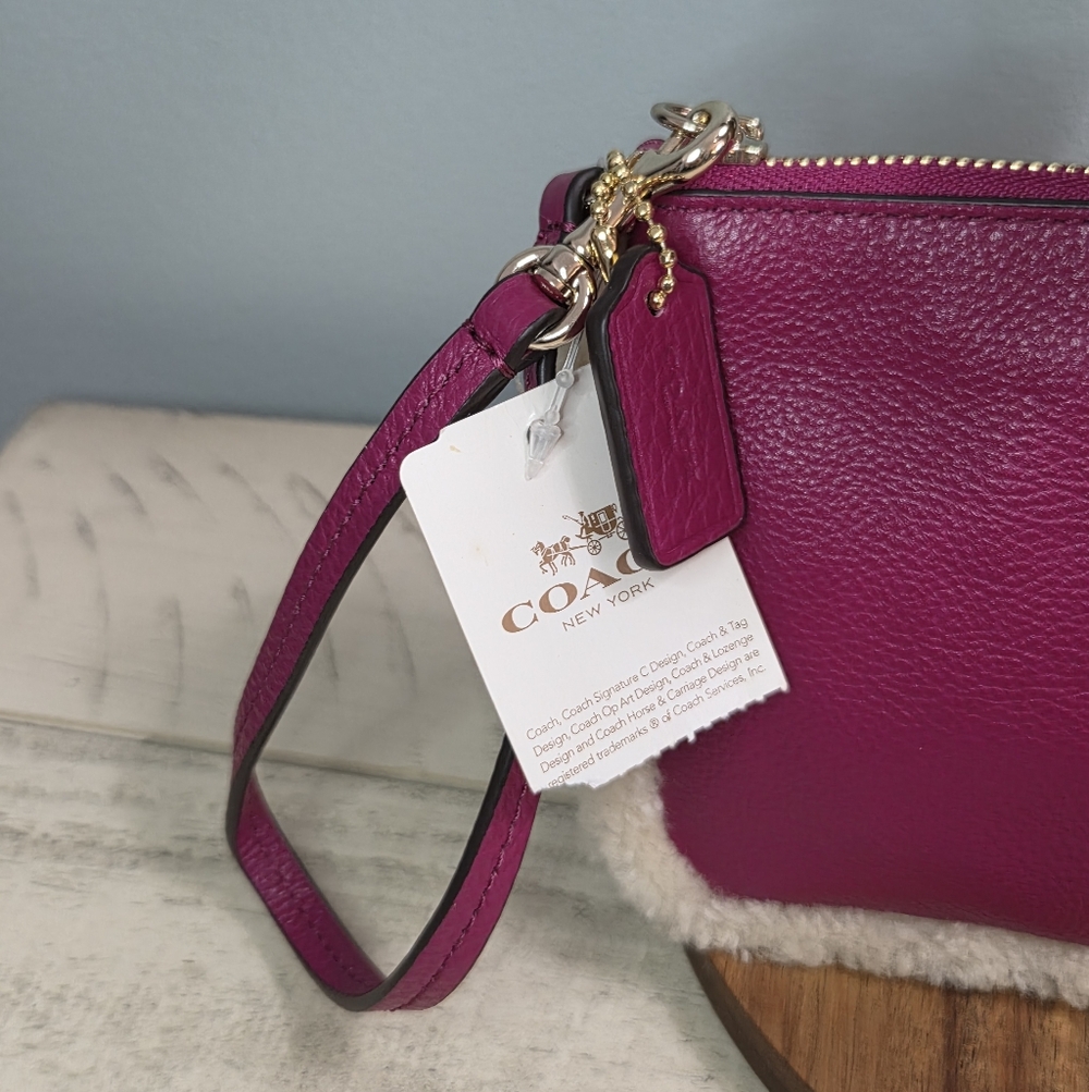 Coach wristlet in pebbled Pink leather with a shearling trim, NWT - Picture 2 of 15